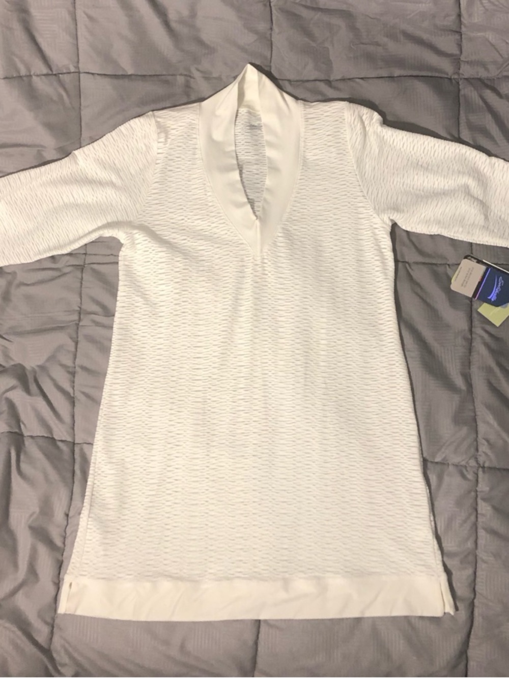 NWT Ladies M Sofibella v-neck tunic white long sleeve tennis golf pool coverup